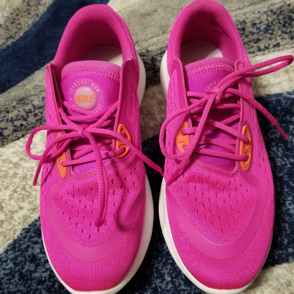 Nike - Picture 7 of 7